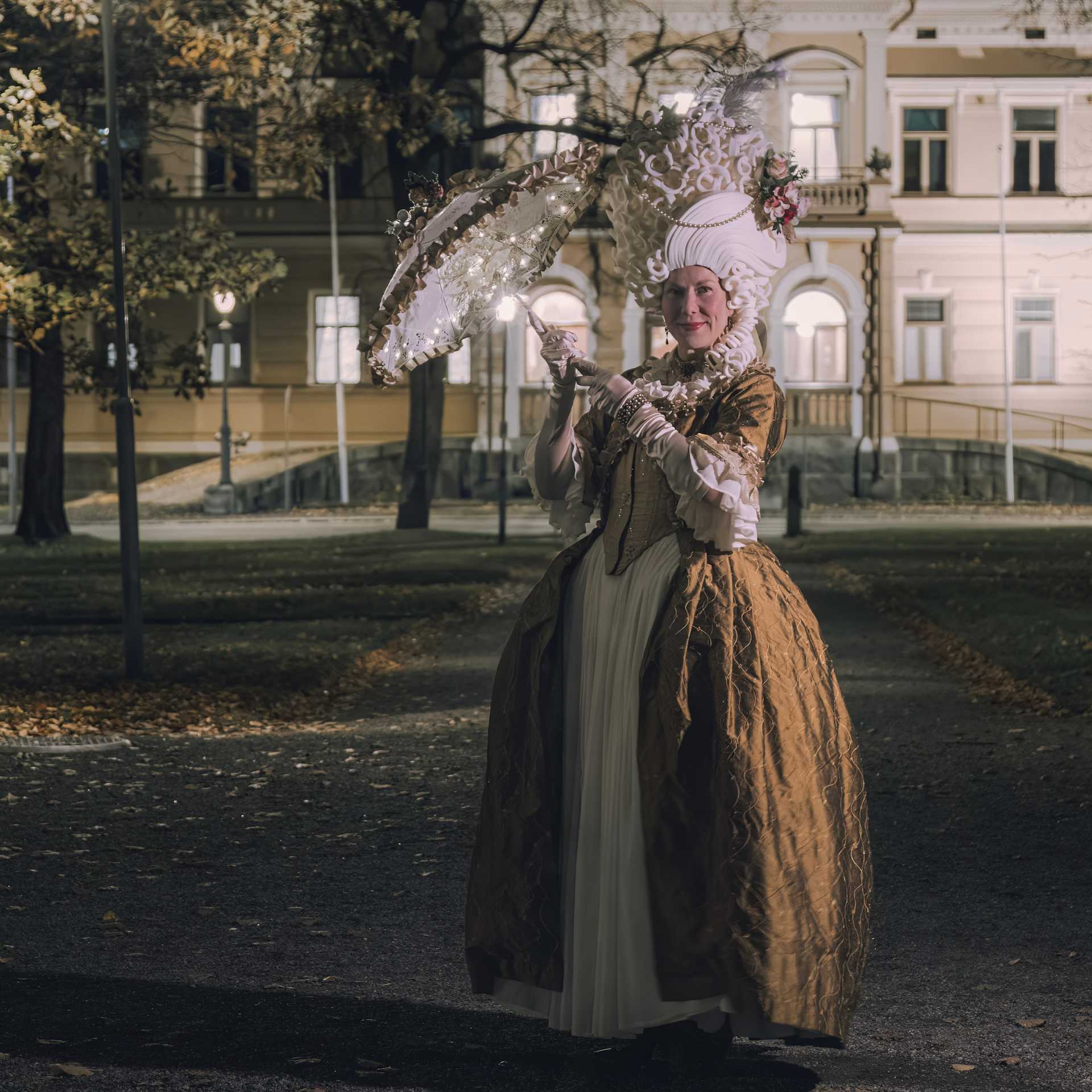 Madame de Savorelle hahmo 1700-luvulta tapahtuman elävöitys